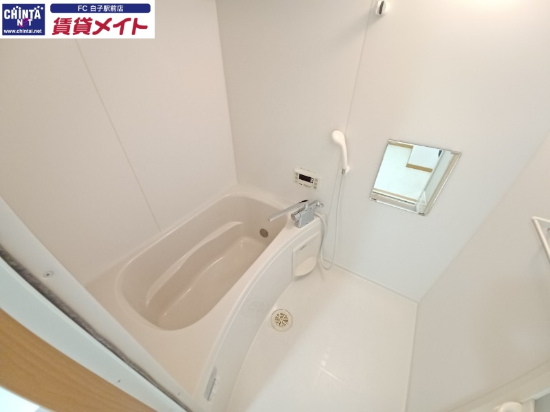 バス・シャワールーム　別部屋反転画像参考