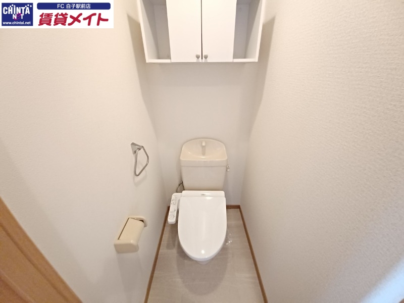 トイレ　別部屋反転画像参考