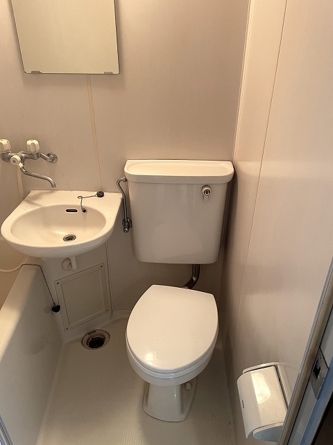 ハイツ秋山 礼敷ゼロゼロ 駐輪場あり IZのトイレ写真