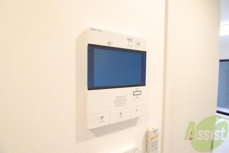 セキュリティ　快適な暮らしを支えるモニター付きインターホン。