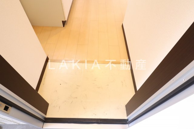 フジパレス塚本駅西I番館の玄関写真