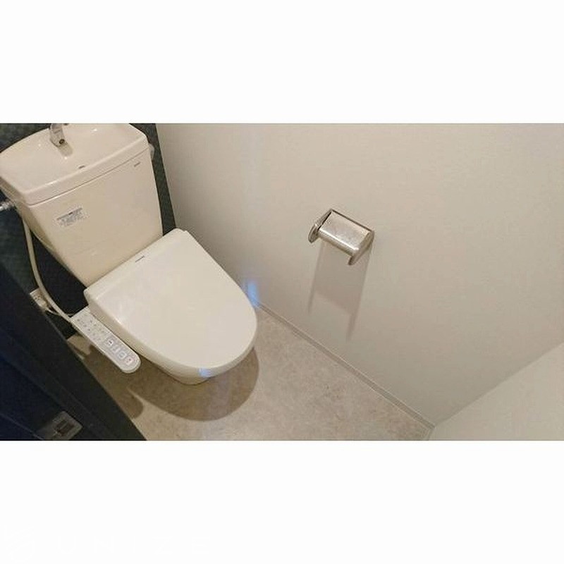 地下鉄南北線 中の島駅 徒歩6分 4階建 築13年のトイレ写真