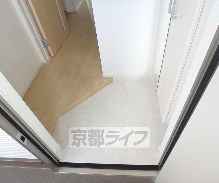 京阪本線 樟葉駅 徒歩19分 3階建 築8年の玄関写真