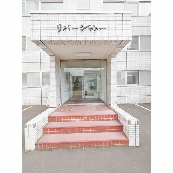 地下鉄東豊線 元町駅 徒歩10分 3階建 築41年の外観写真