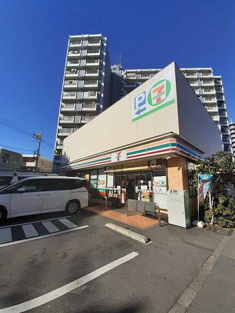 コンビニ　セブンイレブン（コンビニ）まで319m