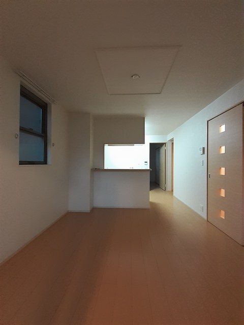 ＪＲ白新線 新崎駅 徒歩12分 2階建 築15年の居間写真