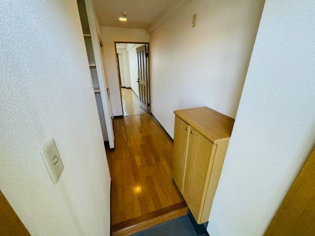 玄関　【玄関】別部屋の写真です