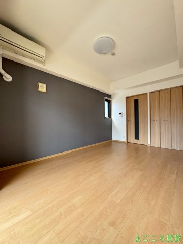 TKアンバーコート堺東IIの居間写真