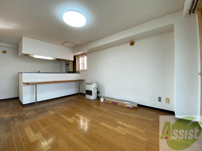 居室・リビング　広くてキレイなお部屋が広がっていて、充実した生活が送れそう。