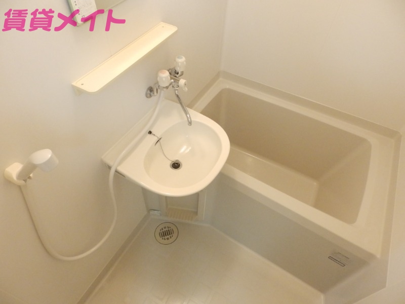 ステージア日永 Eの風呂写真