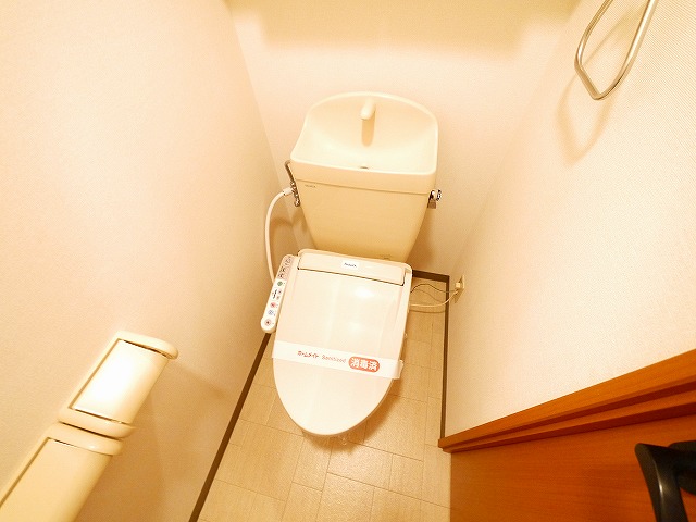 トイレ　こまごまとしたものを収納できそうですね