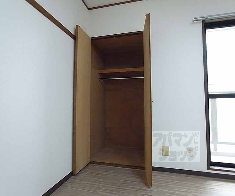 収納　洋室の収納部分