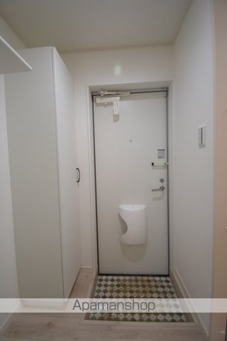 ハーミットクラブハウス神奈川新町IIの玄関写真