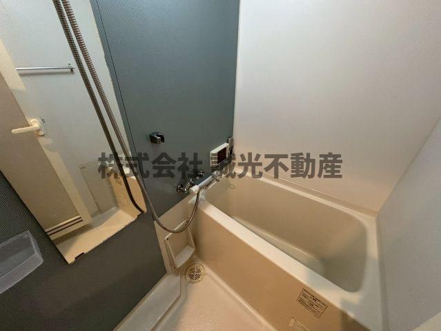 地下鉄七隈線 博多駅 徒歩19分 13階建 築20年の風呂写真