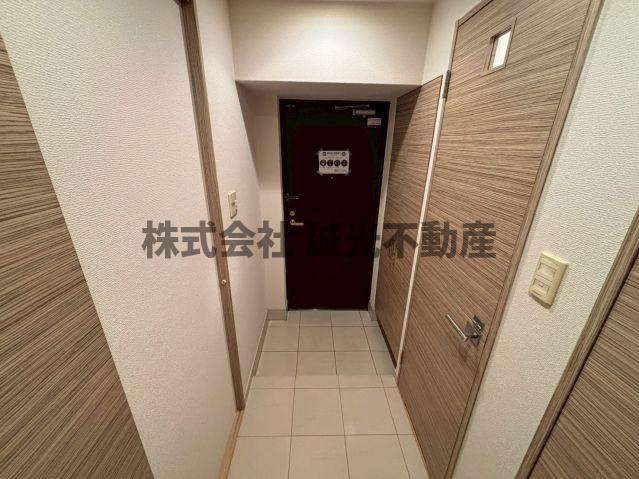 地下鉄七隈線 博多駅 徒歩19分 13階建 築20年の玄関写真