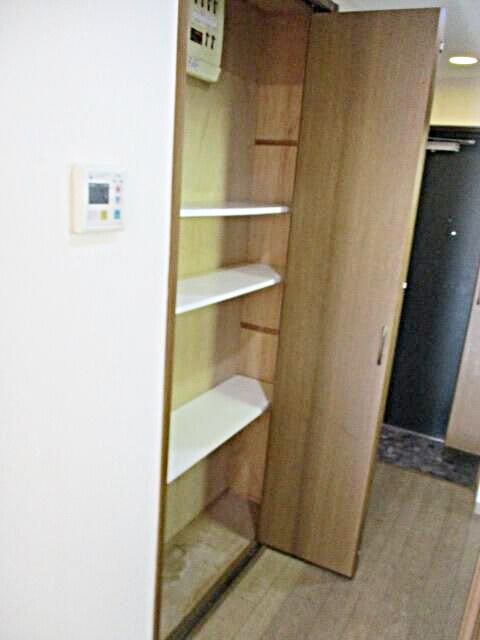 玄関　10.5帖の広々居室を自由にレイアウトお楽しみくださいませ♪