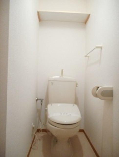 ＪＲ常磐線 南千住駅 徒歩20分 4階建 築20年のトイレ写真