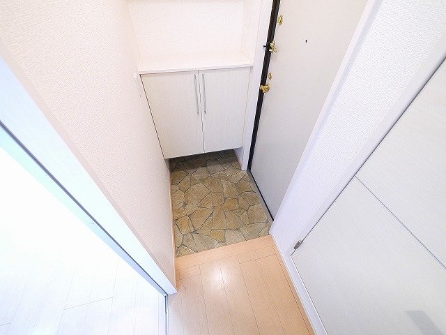 玄関　収納もある玄関です