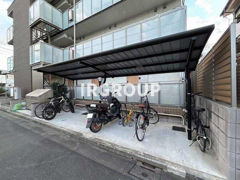 駐車場　駐車場があるので、車を買う予定の方も安心です