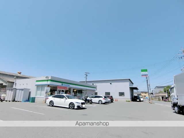 コンビニ　ファミリーマート（コンビニ）まで3365m