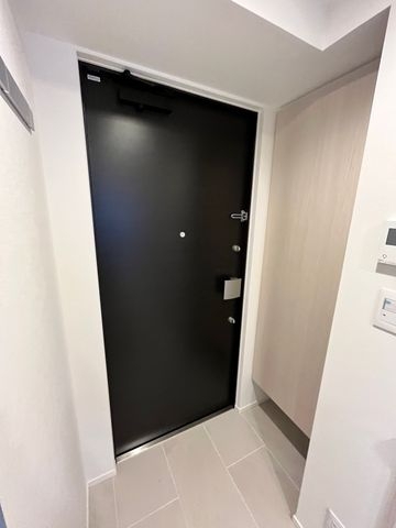 玄関　※別部屋の参考写真です。