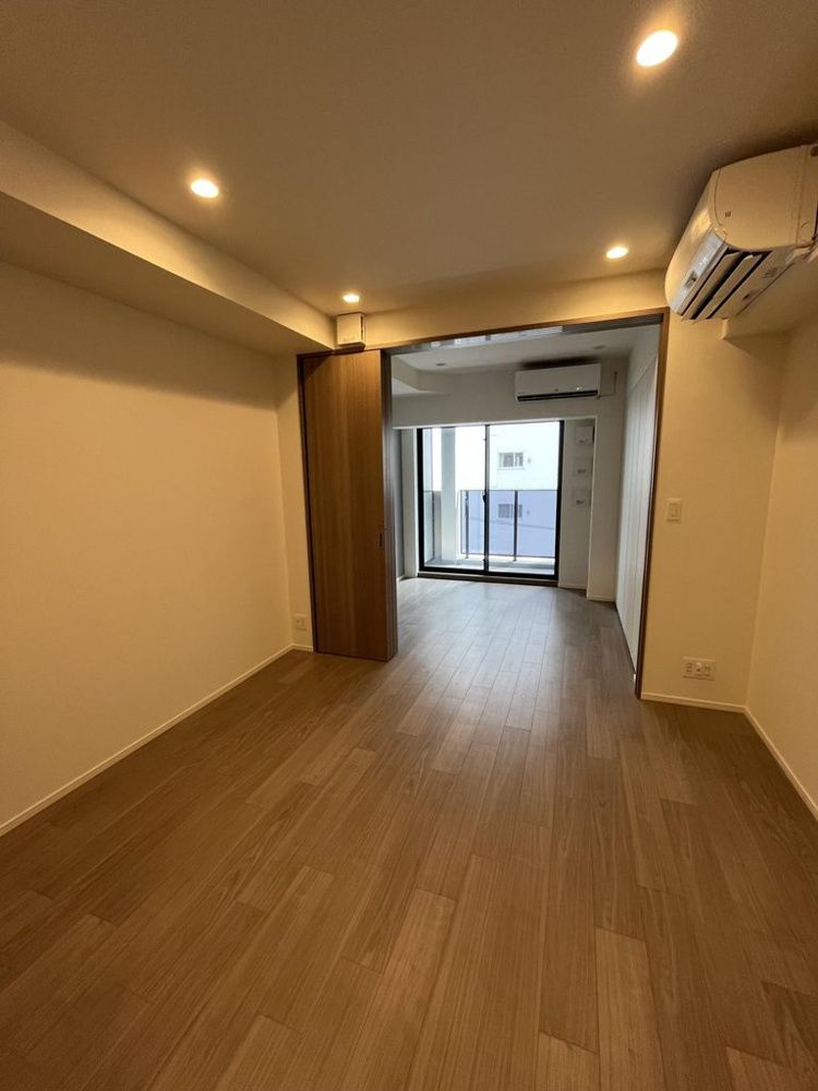 居室・リビング　※別部屋の参考写真です。