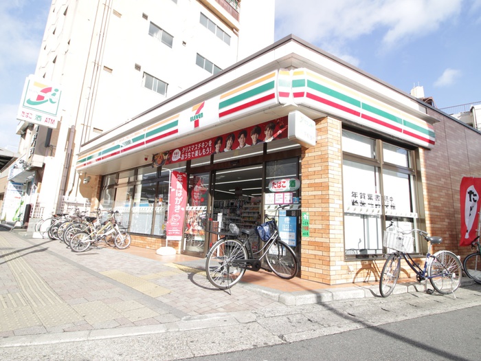 コンビニ　セブンイレブン京都桂駅東口店（コンビニ）まで400m