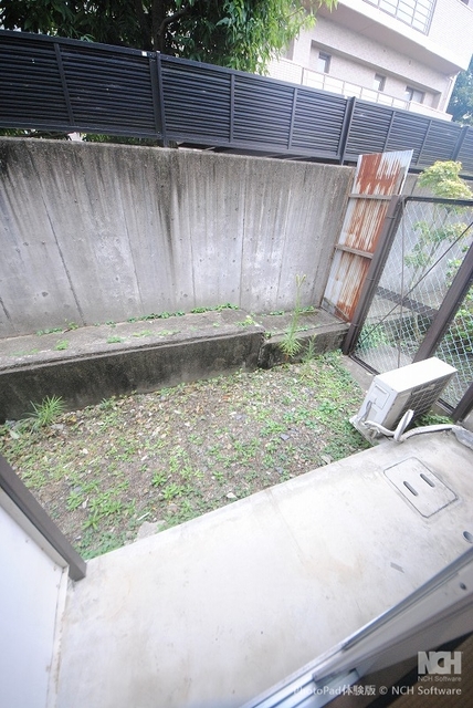 バルコニー　写真は１０１号室