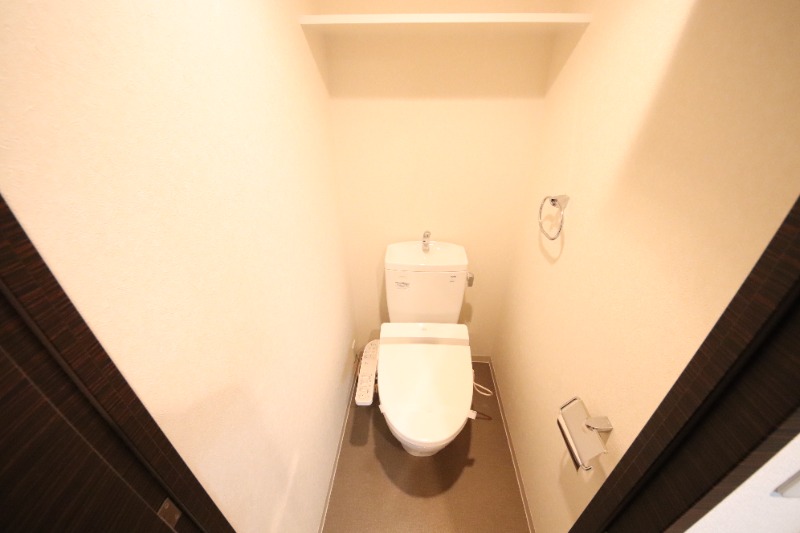阪神本線 甲子園駅 徒歩4分 10階建 築18年のトイレ写真