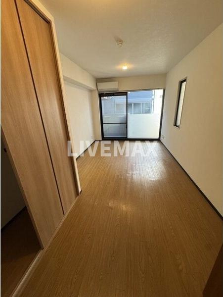 居室・リビング　※別部屋の写真になります。