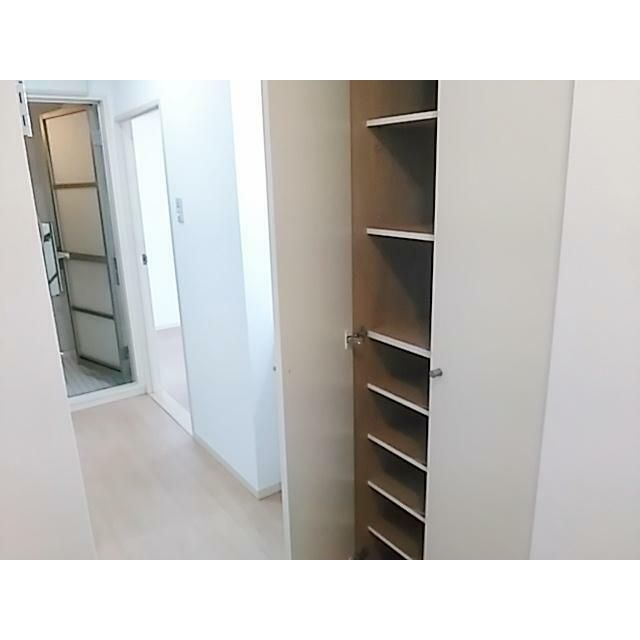 玄関　プレム・プラーナ　豊島区南大塚1