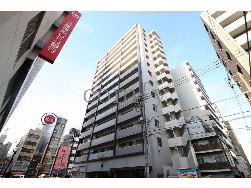 建物外観　タイル貼りの重厚感のある外観