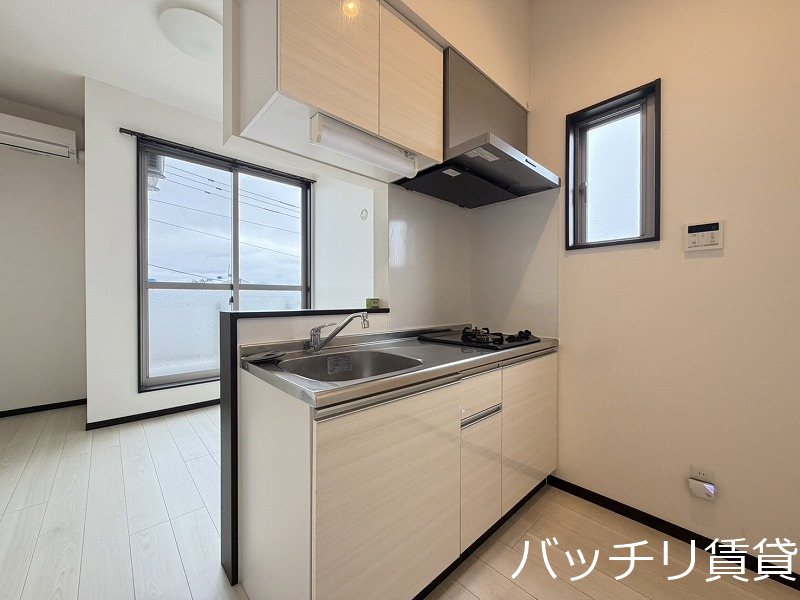 キッチン　別号室写真の為、現況を優先いたします。