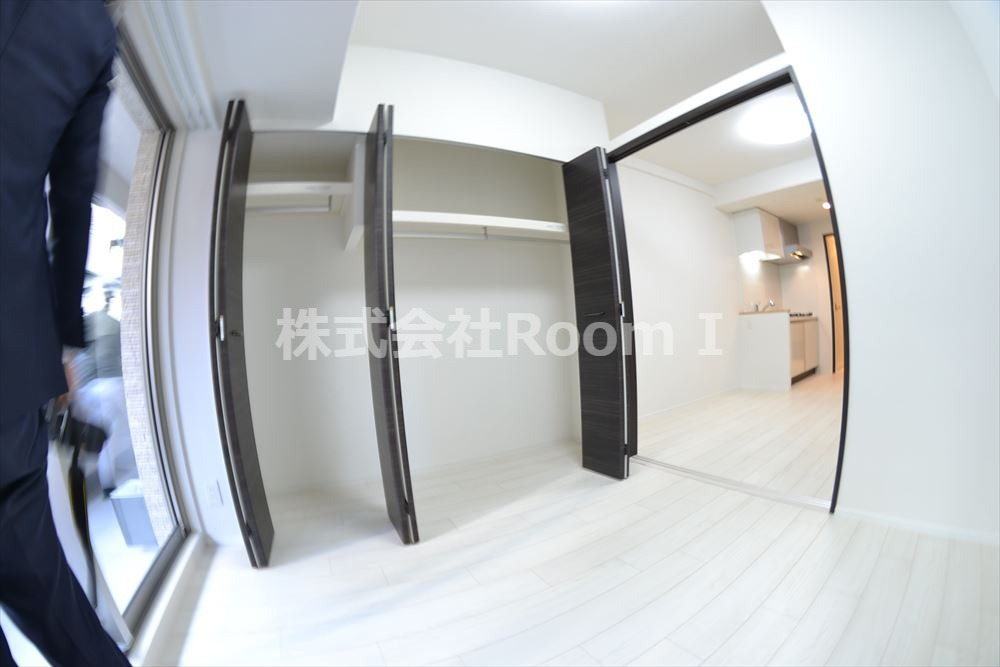 その他部屋・スペース　落ち着いた色調の寝室です