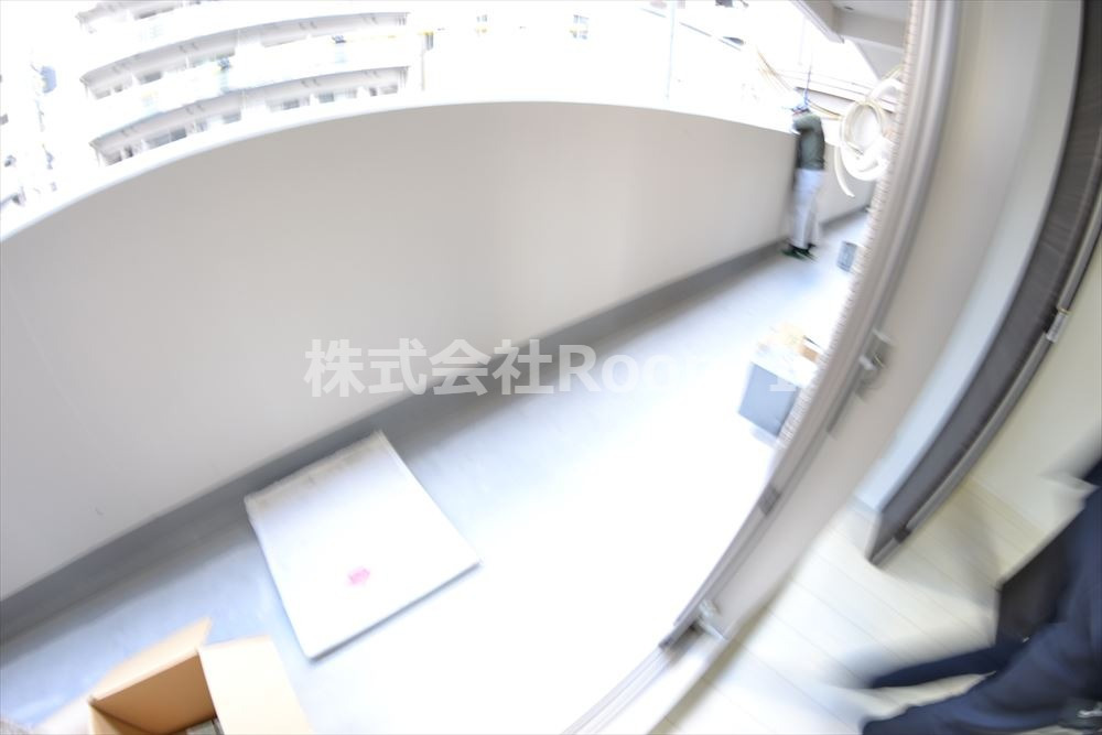 バルコニー　バルコニーからの眺めを楽しみながら食事をしませんか