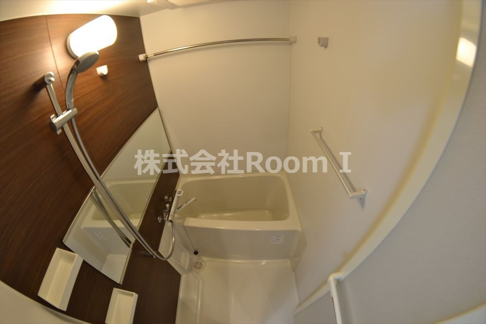 バス・シャワールーム　落ち着いた空間のお風呂です