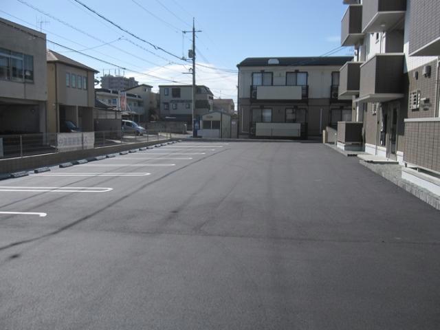 【福山市南手城町のアパートの駐車場】