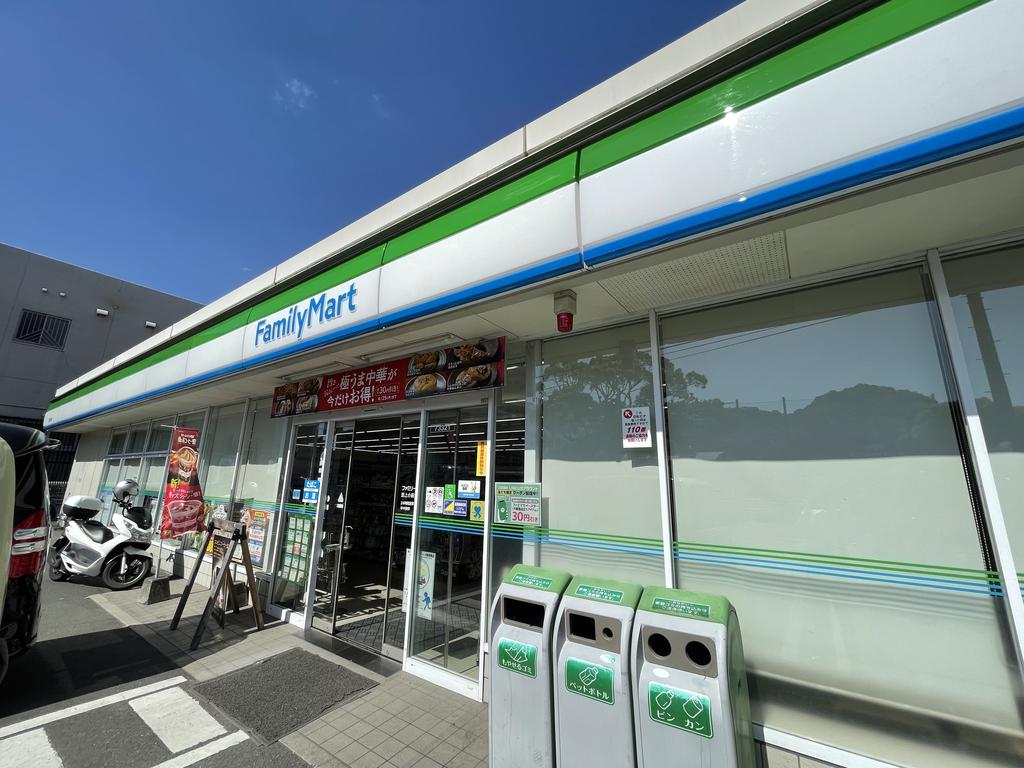 コンビニ　ファミリーマート田上小前店（コンビニ）まで1044m