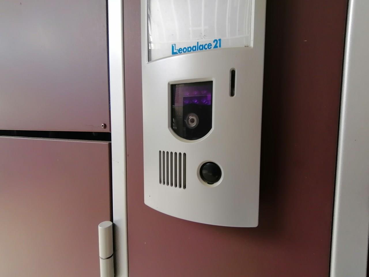 セキュリティ　各お部屋にモニター付きインターフォンがついてます。