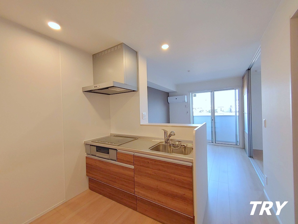 居室・リビング　カウンターキッチンのリビング