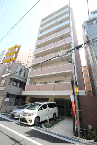 大阪市中央区上汐のマンションの建物外観