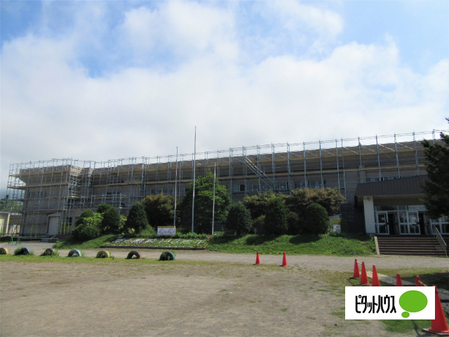 【南大通ハイツＢの小学校】