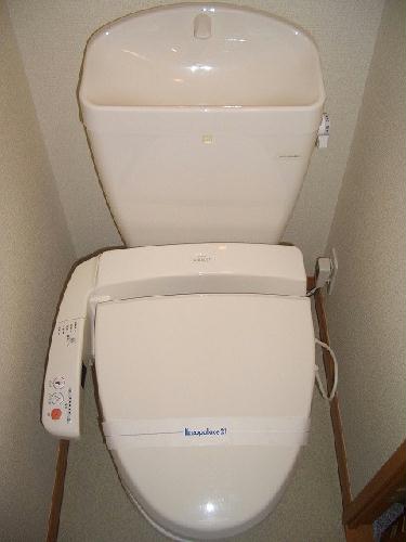 トイレ　温水洗浄便座付