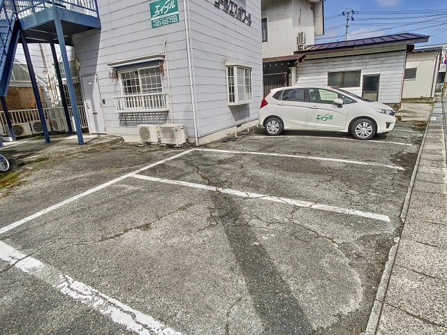 【コーポエスポワールの駐車場】