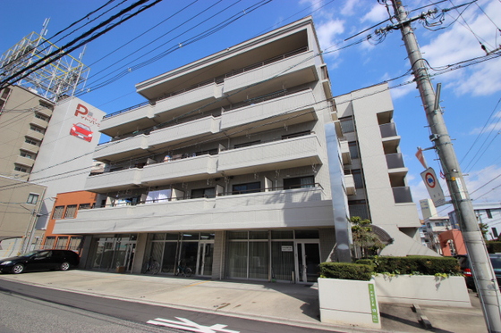 広島市西区大芝のマンションの建物外観