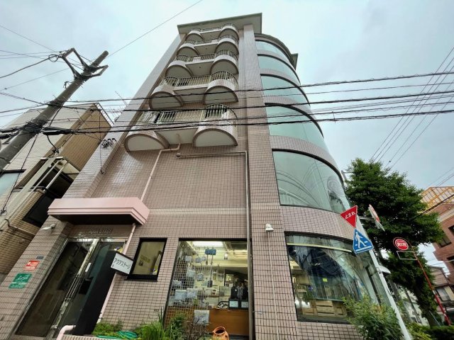 【北区王子本町のマンションの建物外観】