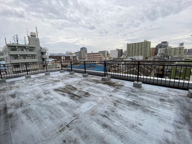 【川崎市川崎区旭町のマンションのバルコニー】