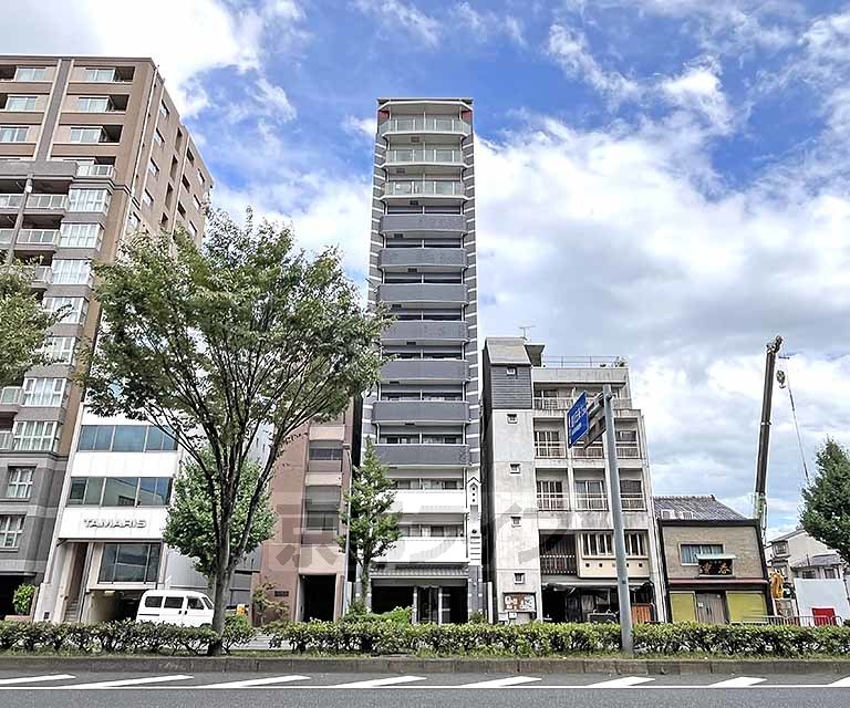 京都市中京区姉東堀川町のマンションの建物外観