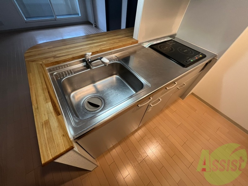 キッチン　キッチンはシックなデザインでした。洗い場も大きい。