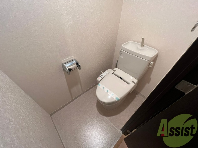 トイレ　こちらはトイレです。清潔感があり、安心して使用できます。